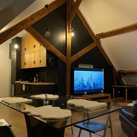 Loft Sous Combles Apartman Aubergenville Kültér fotó