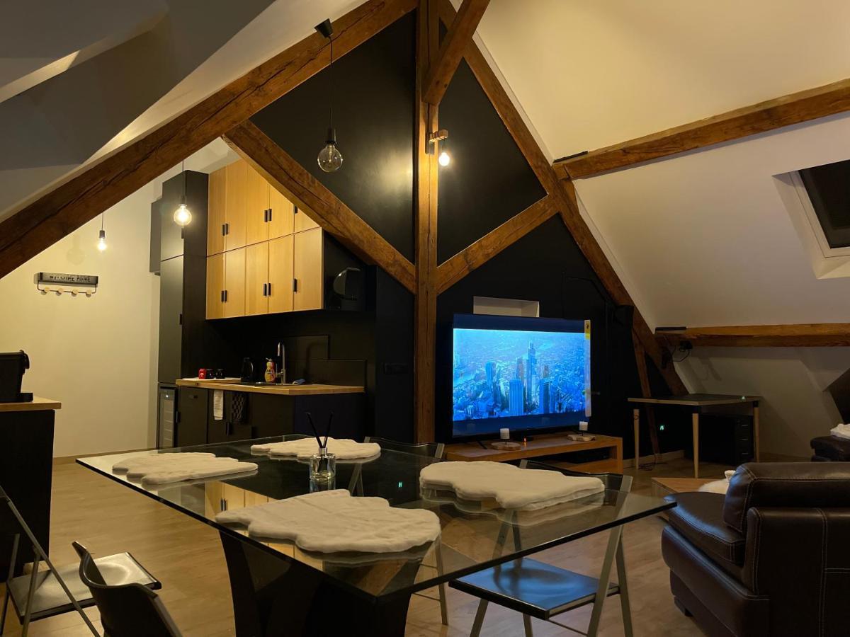 Loft Sous Combles Apartman Aubergenville Kültér fotó