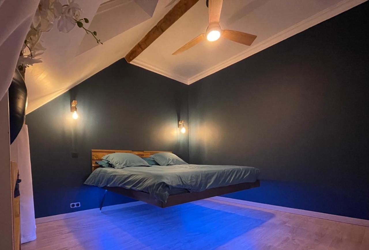 Loft Sous Combles Apartman Aubergenville Kültér fotó