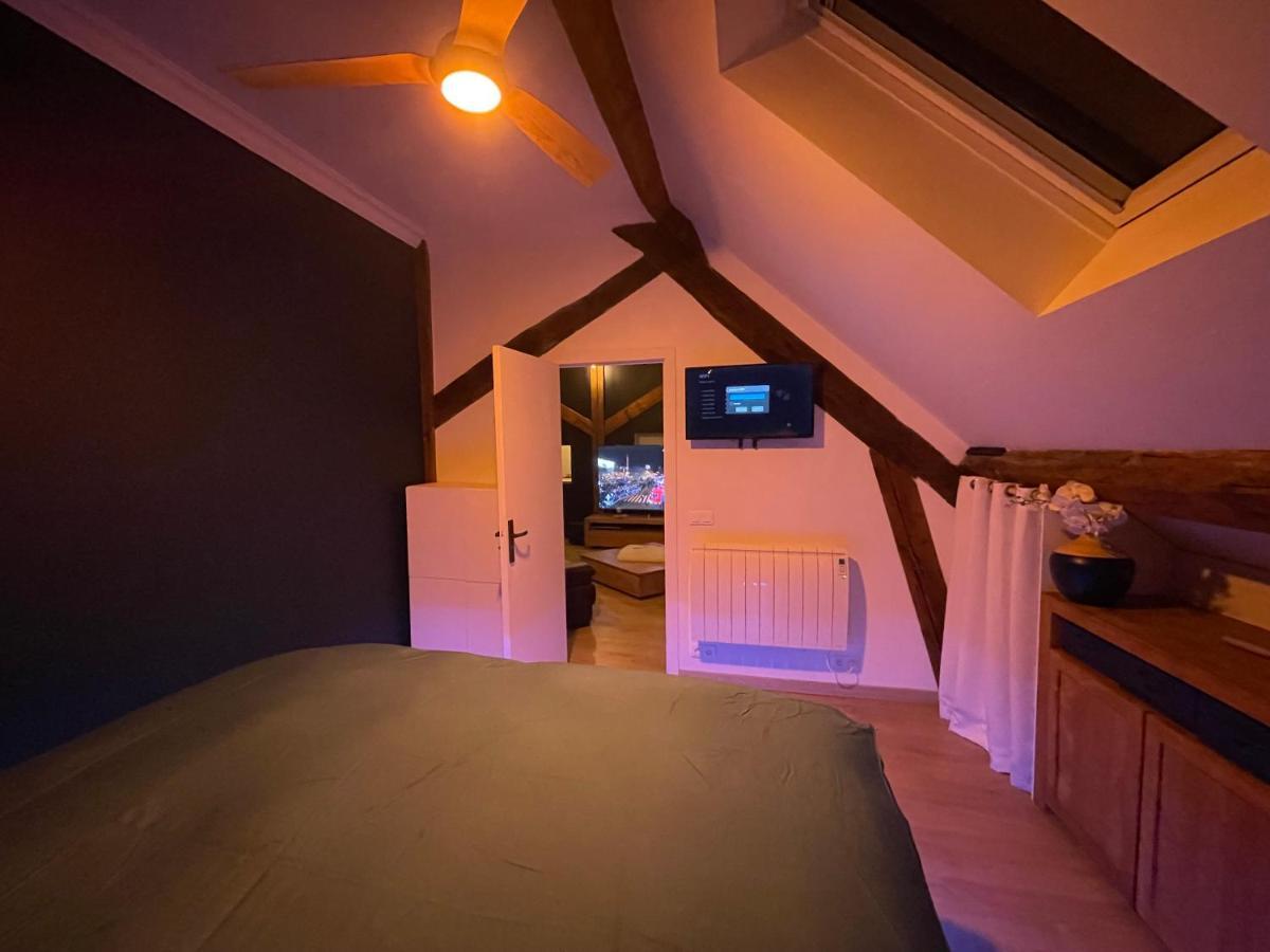 Loft Sous Combles Apartman Aubergenville Kültér fotó